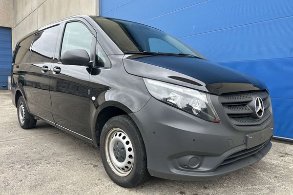 Kenidi: Mercedes-Benz Vito