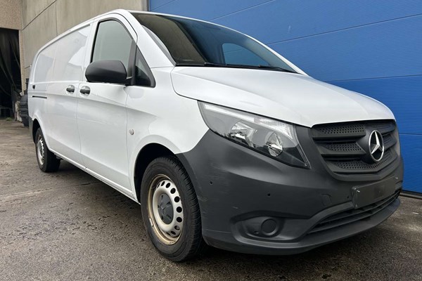 Kenidi: Mercedes-Benz Vito
